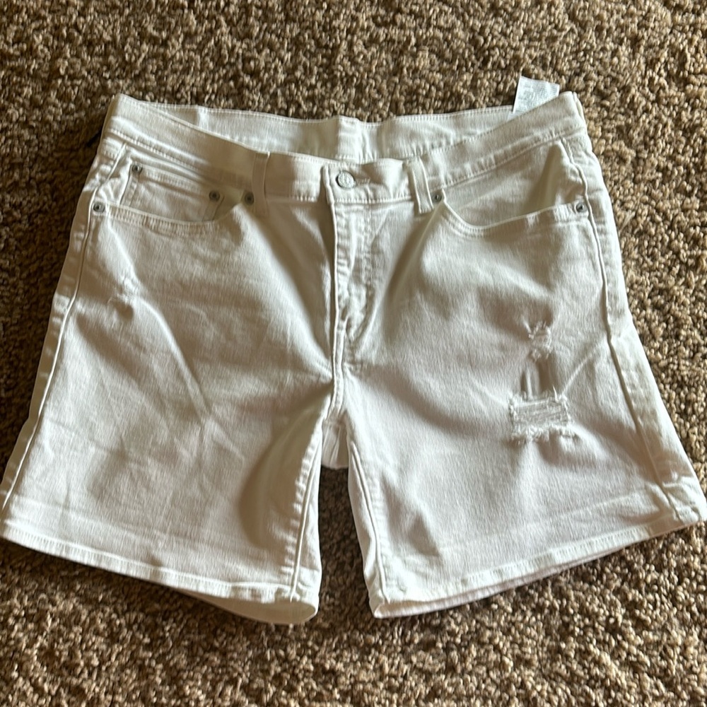 Levi Lightly Distressed Stretch Shorts